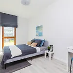Superapart Herbu Janina 4, Wilanow, Szpital Medicover, Paley, Parking Варшава