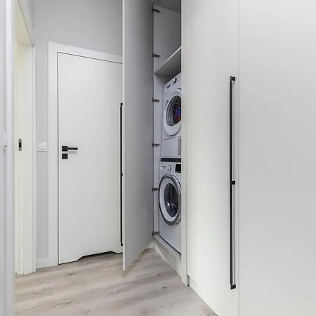 Superapart Herbu Janina 4, Wilanow, Szpital Medicover, Paley, Parking アパート *