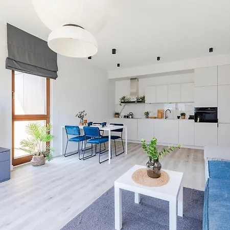 Apartment Superapart Herbu Janina 4, Wilanow, Szpital Medicover, Paley, Parking
