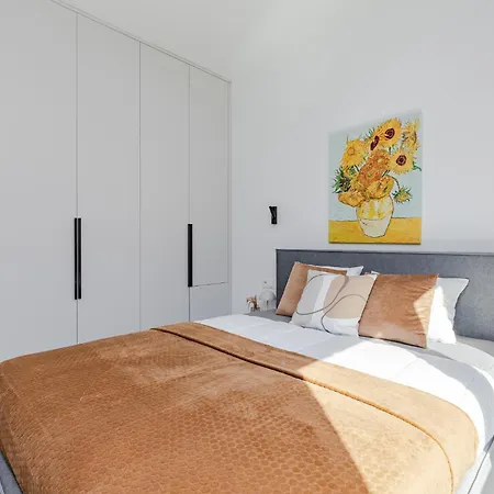 Superapart Herbu Janina 4, Wilanów, Szpital Medicover, Paley, Parking